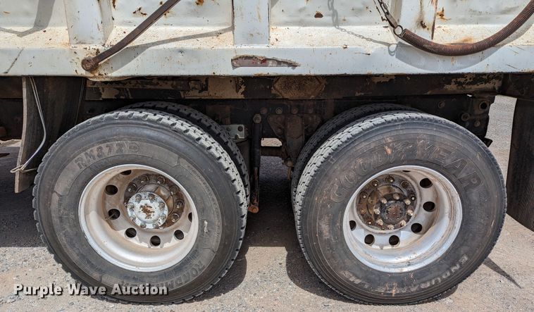 image for item DR6933 2002 Mack CH613  dump truck