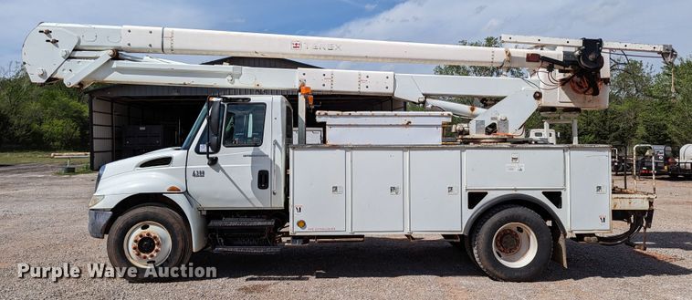 image for item DR6939 2007 International 4300  bucket truck