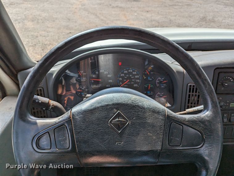 image for item DR6939 2007 International 4300  bucket truck