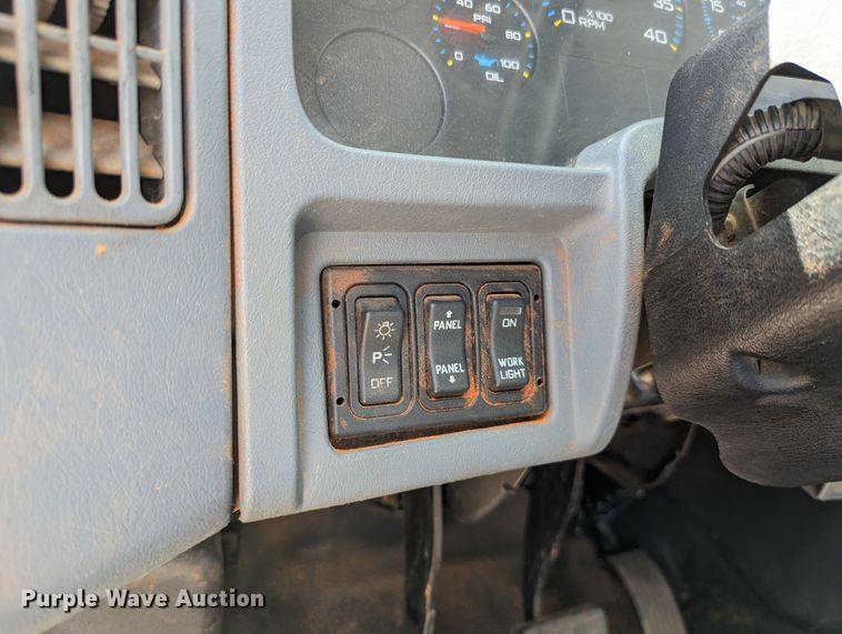 image for item DR6939 2007 International 4300  bucket truck