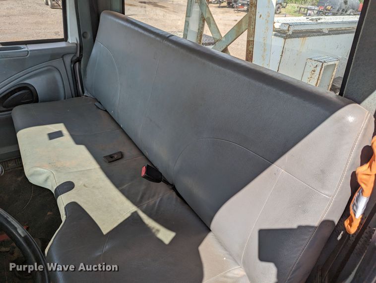 image for item DR6939 2007 International 4300  bucket truck