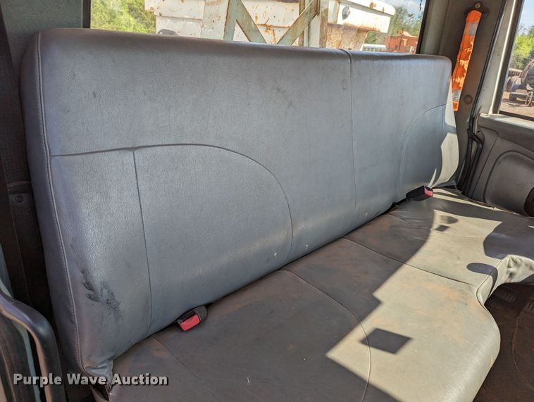 image for item DR6939 2007 International 4300  bucket truck