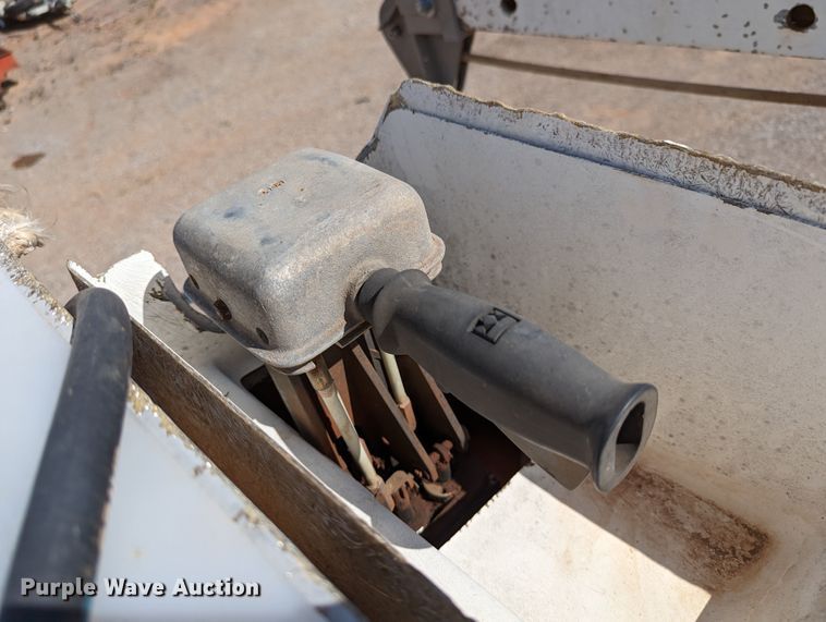 image for item DR6939 2007 International 4300  bucket truck