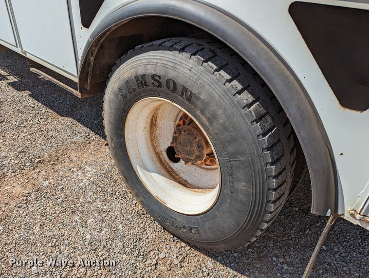 image for item DR6939 2007 International 4300  bucket truck