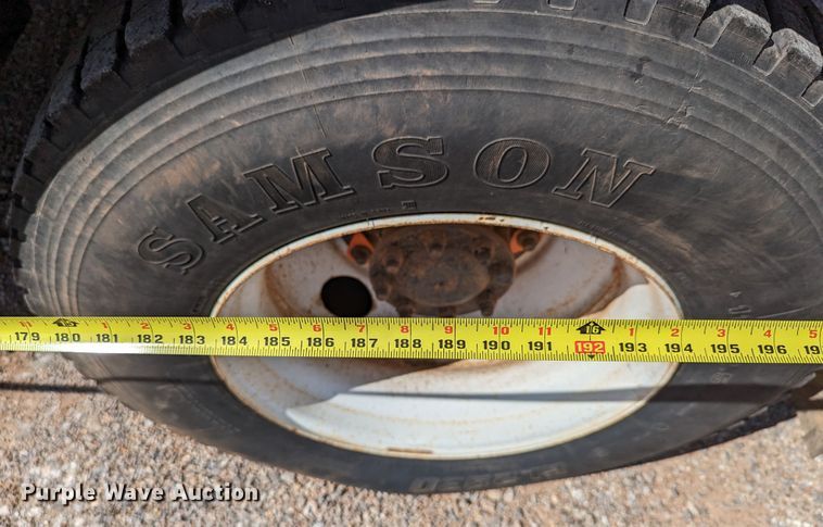 image for item DR6939 2007 International 4300  bucket truck