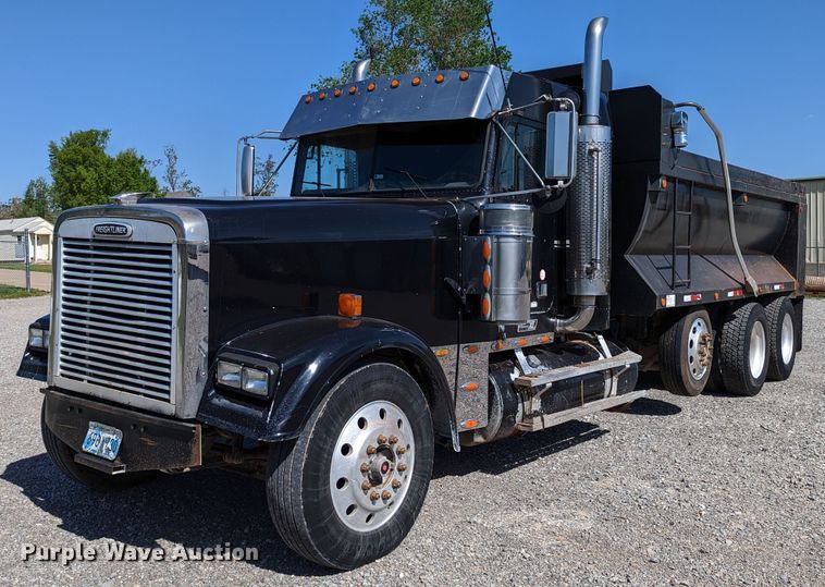 image for item DR6943 2001 Freightliner FLD 120  dump truck