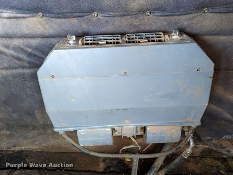 image for item DR6943 2001 Freightliner FLD 120  dump truck