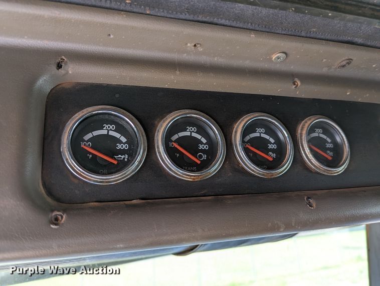 image for item DR6943 2001 Freightliner FLD 120  dump truck