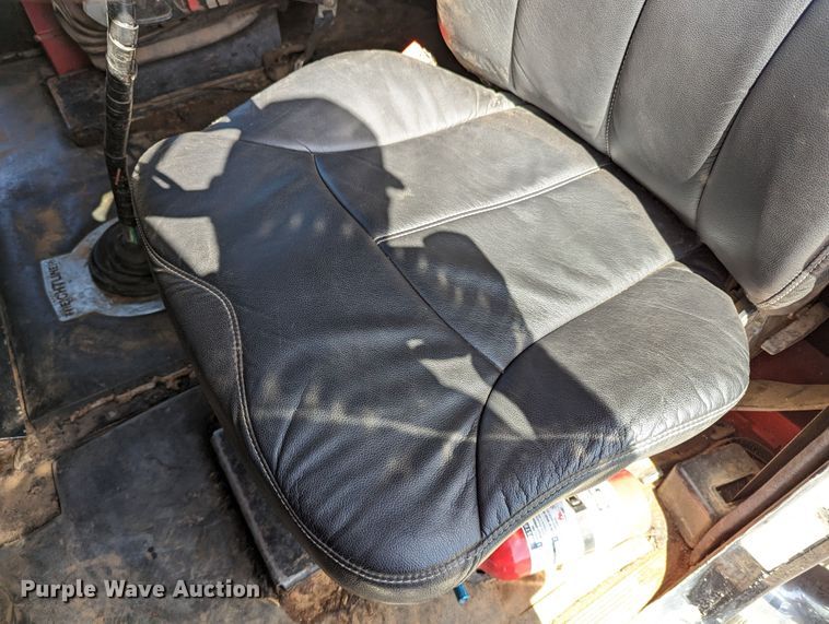 image for item DR6943 2001 Freightliner FLD 120  dump truck