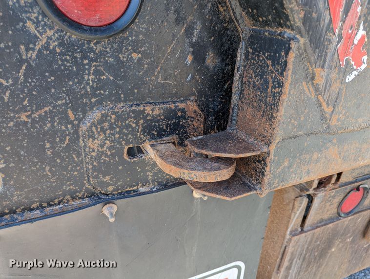 image for item DR6943 2001 Freightliner FLD 120  dump truck