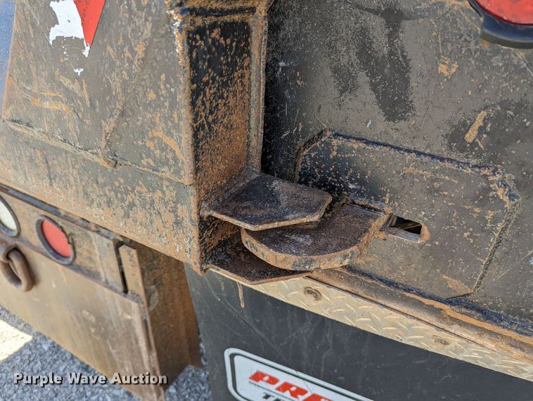 image for item DR6943 2001 Freightliner FLD 120  dump truck