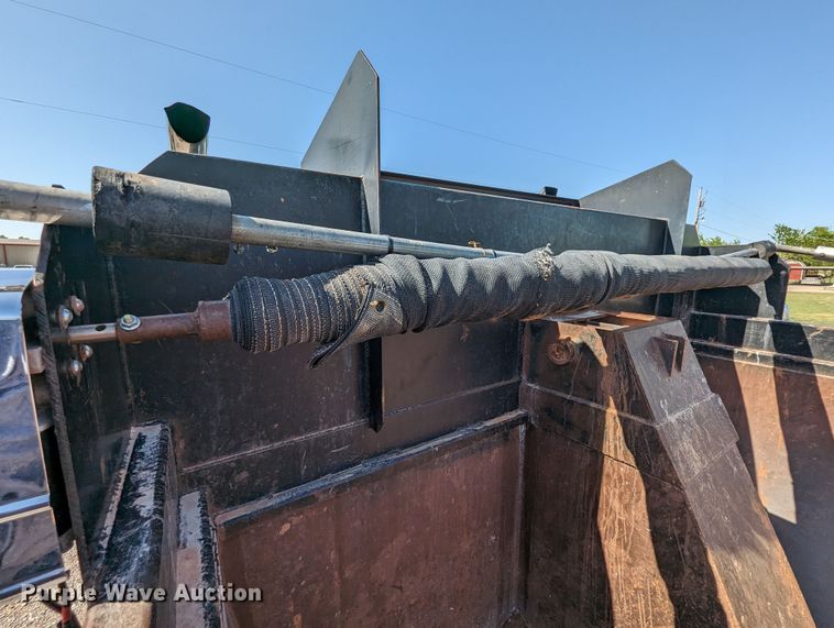 image for item DR6943 2001 Freightliner FLD 120  dump truck