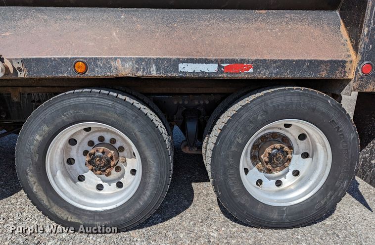 image for item DR6943 2001 Freightliner FLD 120  dump truck