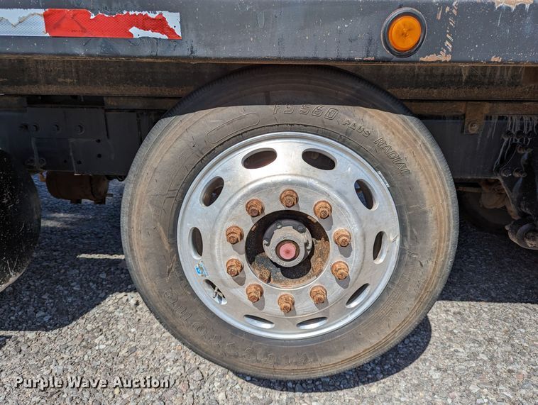 image for item DR6943 2001 Freightliner FLD 120  dump truck