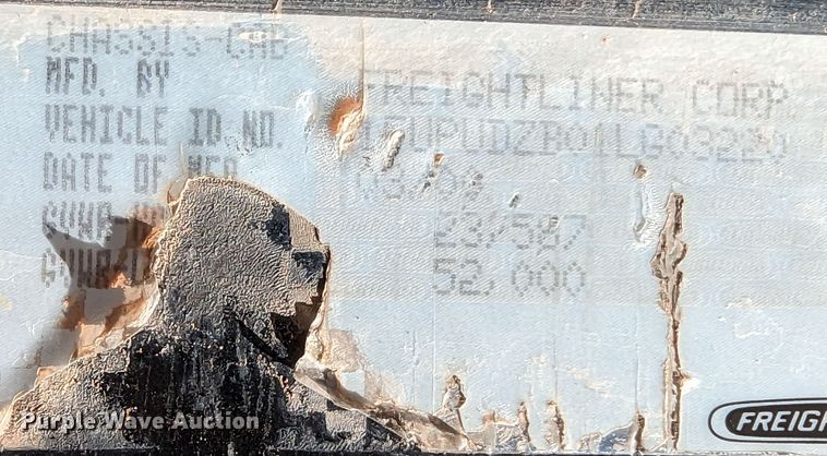 image for item DR6943 2001 Freightliner FLD 120  dump truck