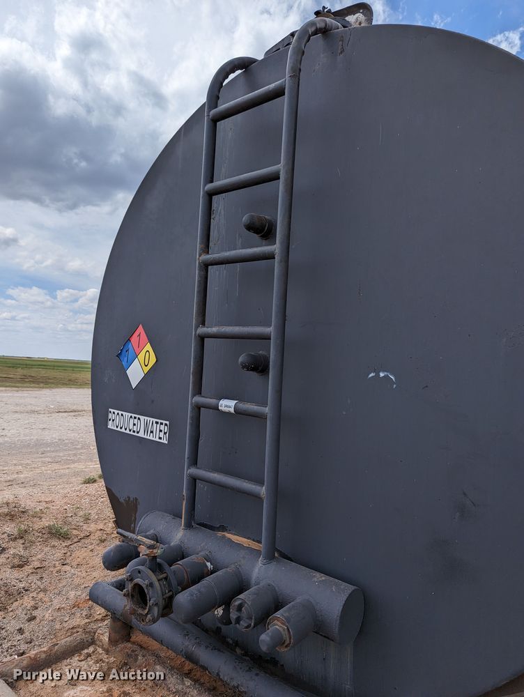 image for item DR6947 Frac tank