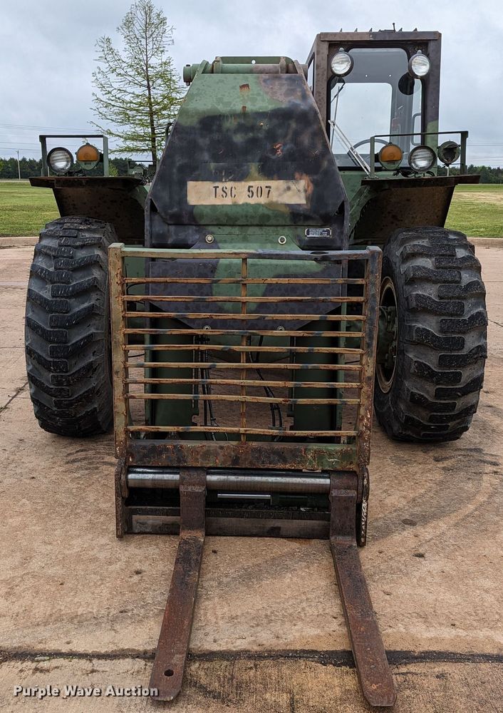 image for item DR6948 1991 SkyTrak 6000M  telehandler