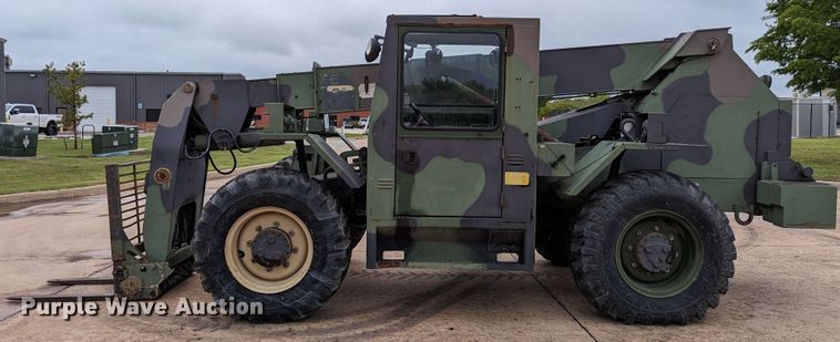 image for item DR6948 1991 SkyTrak 6000M  telehandler