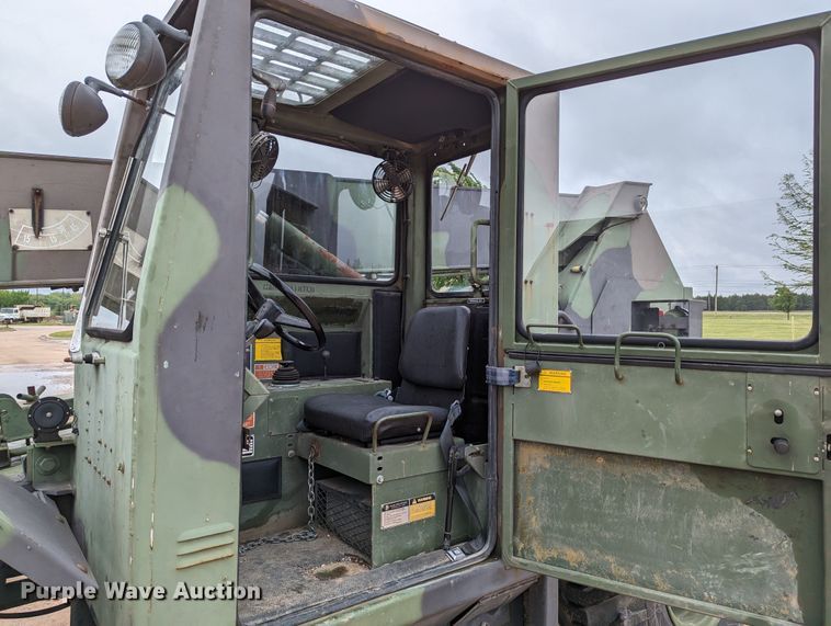 image for item DR6948 1991 SkyTrak 6000M  telehandler