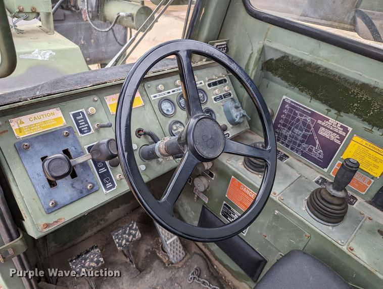 image for item DR6948 1991 SkyTrak 6000M  telehandler