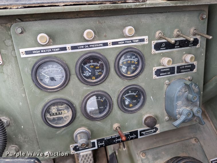 image for item DR6948 1991 SkyTrak 6000M  telehandler