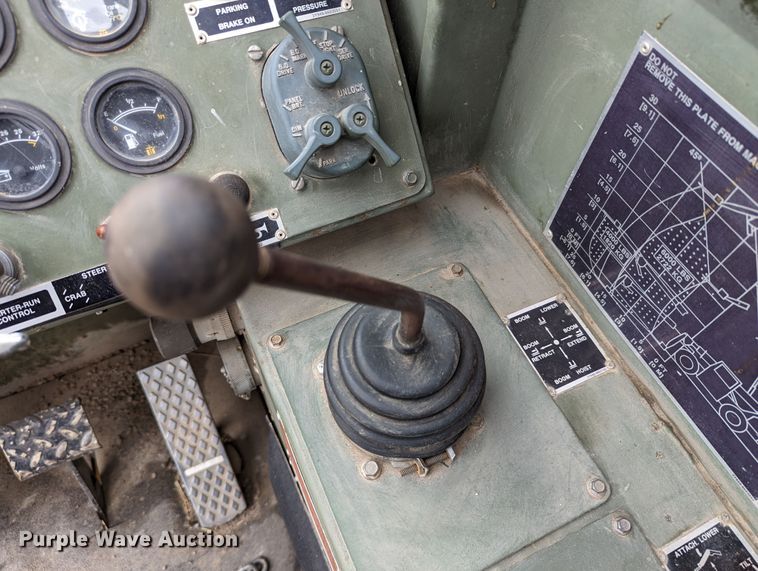 image for item DR6948 1991 SkyTrak 6000M  telehandler