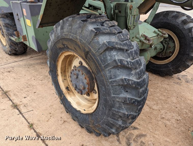 image for item DR6948 1991 SkyTrak 6000M  telehandler