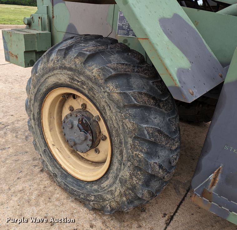 image for item DR6948 1991 SkyTrak 6000M  telehandler