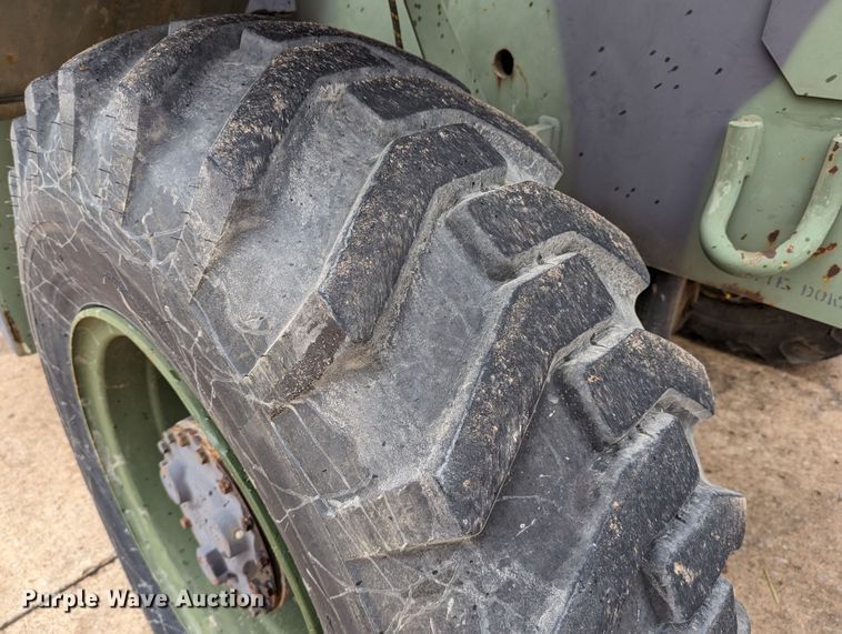 image for item DR6948 1991 SkyTrak 6000M  telehandler