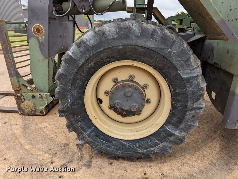 image for item DR6948 1991 SkyTrak 6000M  telehandler