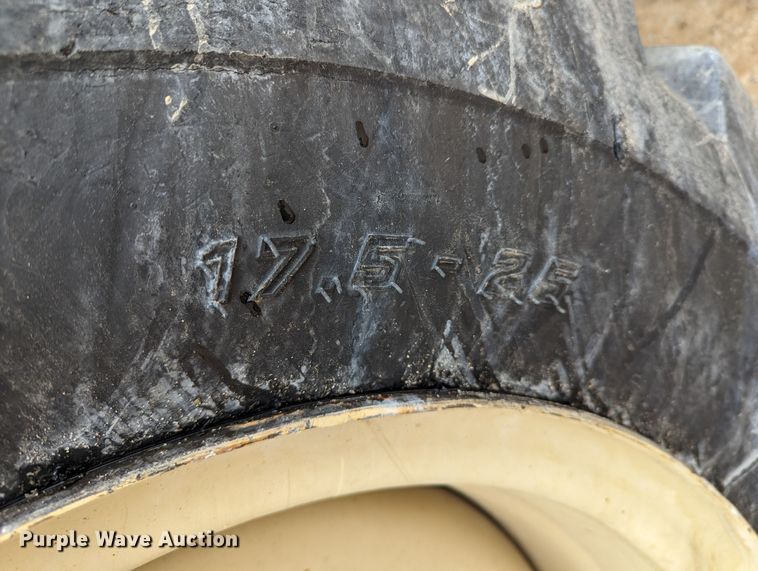 image for item DR6948 1991 SkyTrak 6000M  telehandler