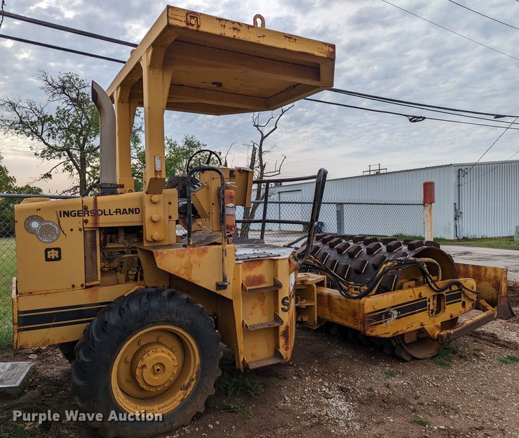 image for item DR6949 1986 Ingersoll Rand SPF-48B  single drum vibratory roller