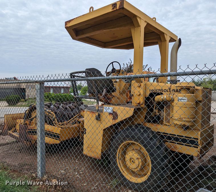 image for item DR6949 1986 Ingersoll Rand SPF-48B  single drum vibratory roller