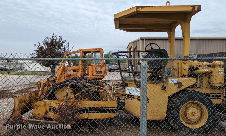 image for item DR6949 1986 Ingersoll Rand SPF-48B  single drum vibratory roller