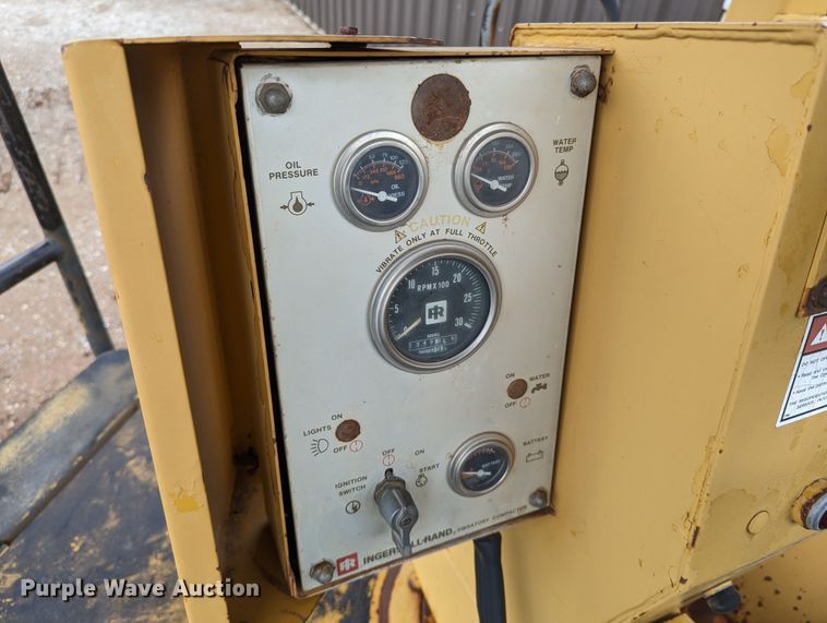 image for item DR6949 1986 Ingersoll Rand SPF-48B  single drum vibratory roller