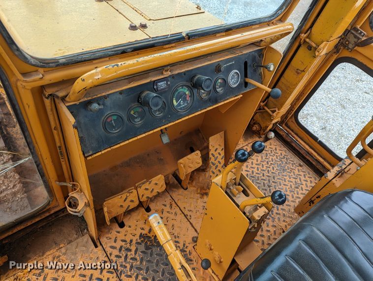 image for item DR6950 1980 Case 850B  dozer