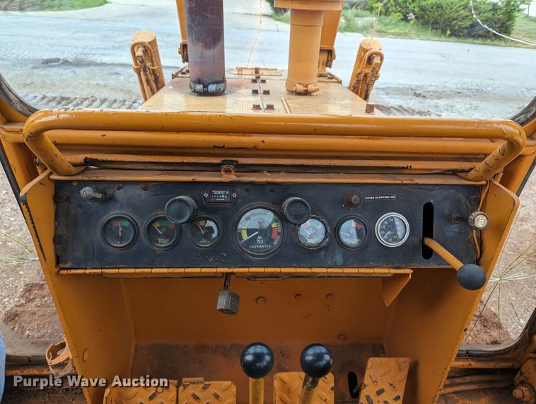 image for item DR6950 1980 Case 850B  dozer