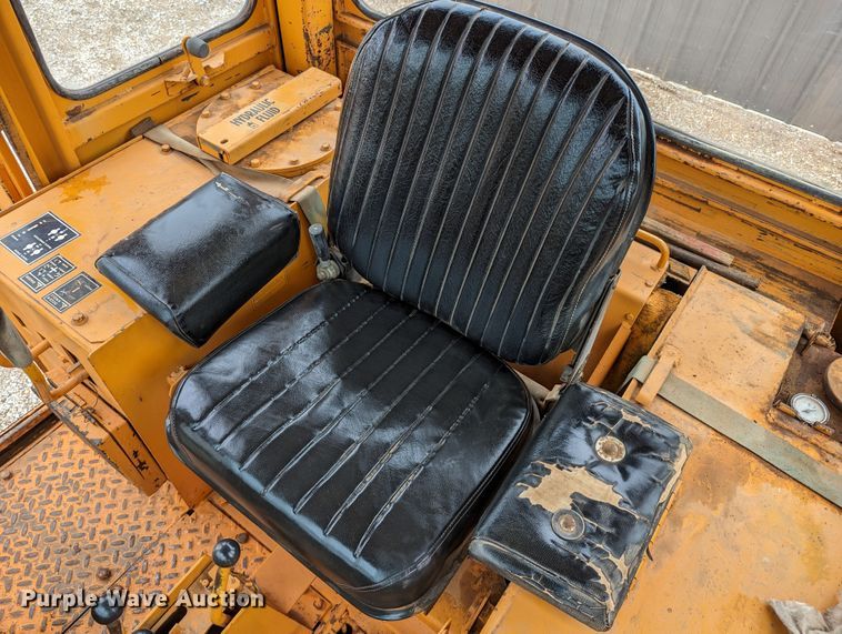 image for item DR6950 1980 Case 850B  dozer