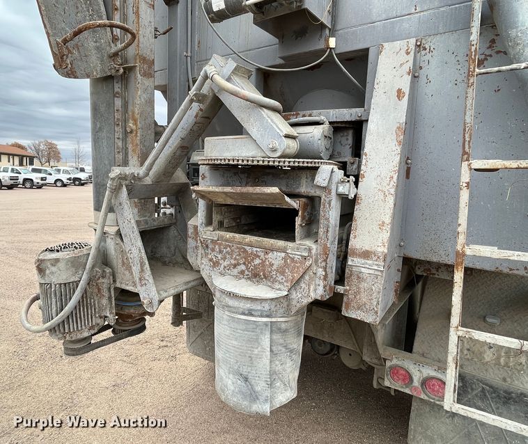 image for item DS1790 1986 Cementech MCD10-100T  volumetric concrete mixer