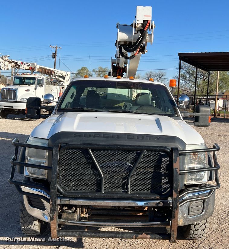 image for item DS2868 2014 Ford F550 Super Duty  SuperCab bucket truck