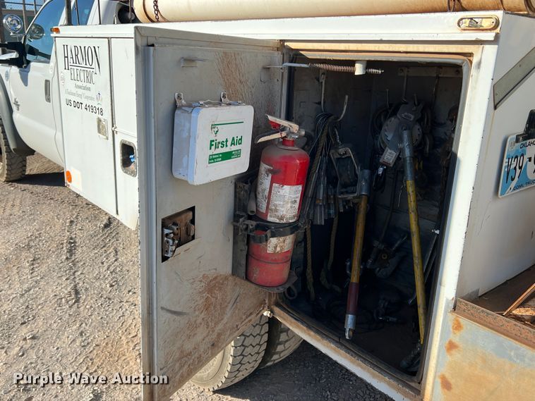 image for item DS2868 2014 Ford F550 Super Duty  SuperCab bucket truck