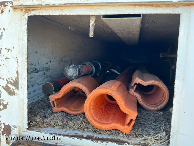 image for item DS2868 2014 Ford F550 Super Duty  SuperCab bucket truck