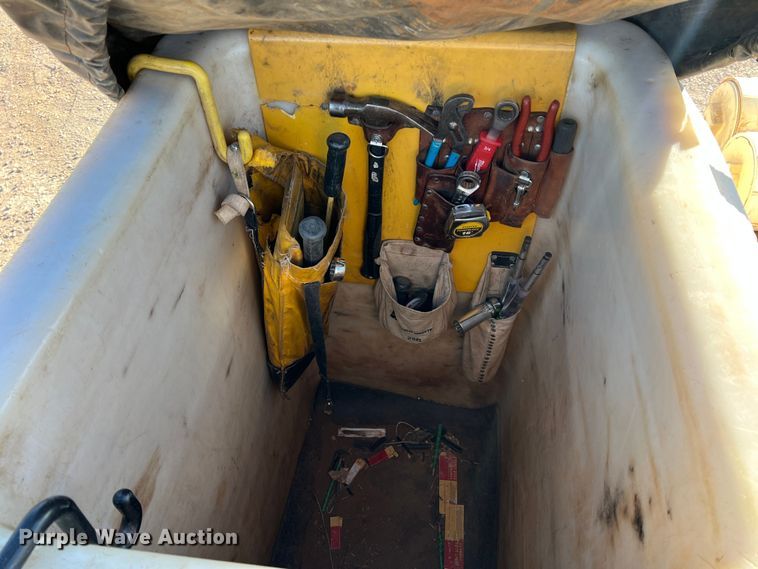 image for item DS2868 2014 Ford F550 Super Duty  SuperCab bucket truck