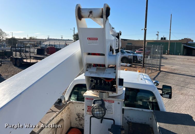 image for item DS2868 2014 Ford F550 Super Duty  SuperCab bucket truck