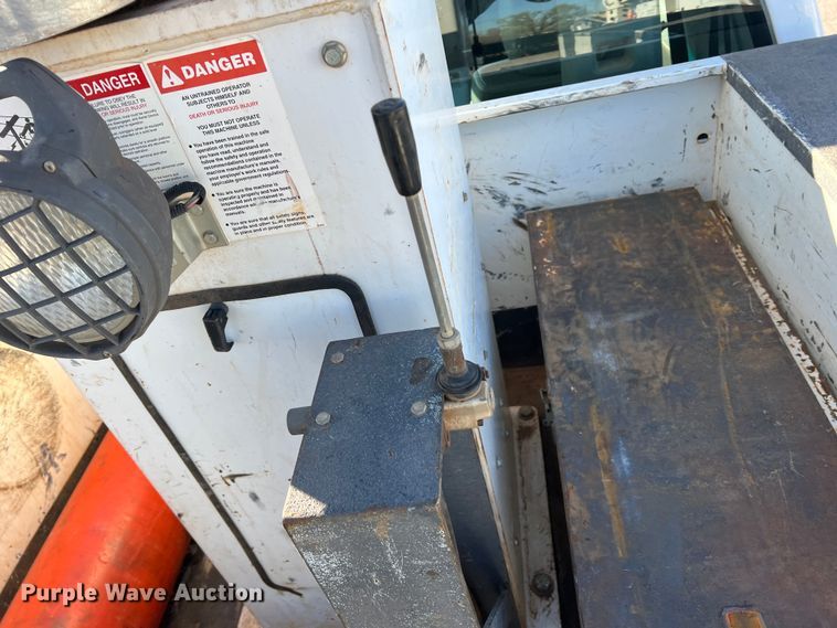 image for item DS2868 2014 Ford F550 Super Duty  SuperCab bucket truck