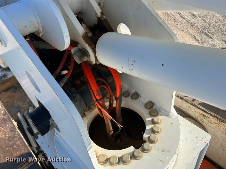 image for item DS2868 2014 Ford F550 Super Duty  SuperCab bucket truck