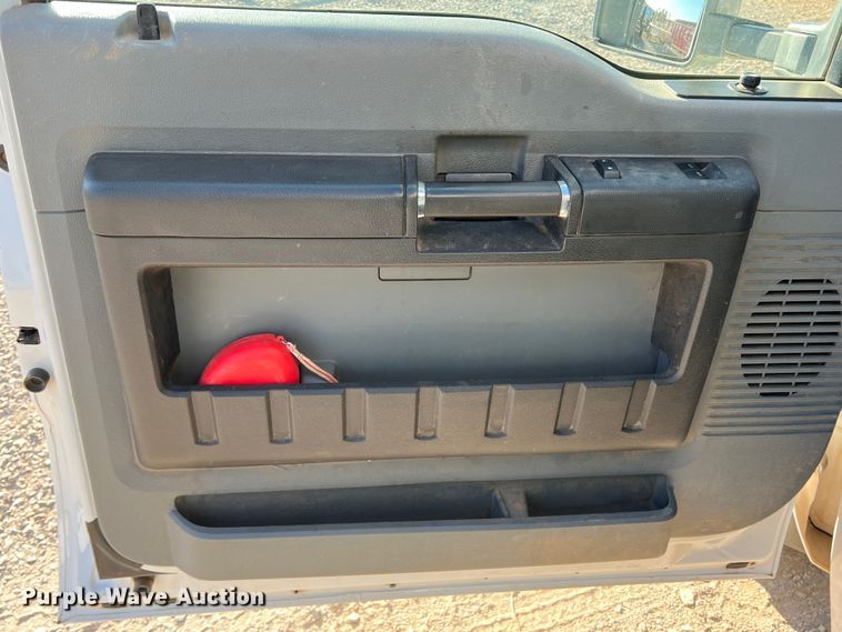 image for item DS2868 2014 Ford F550 Super Duty  SuperCab bucket truck