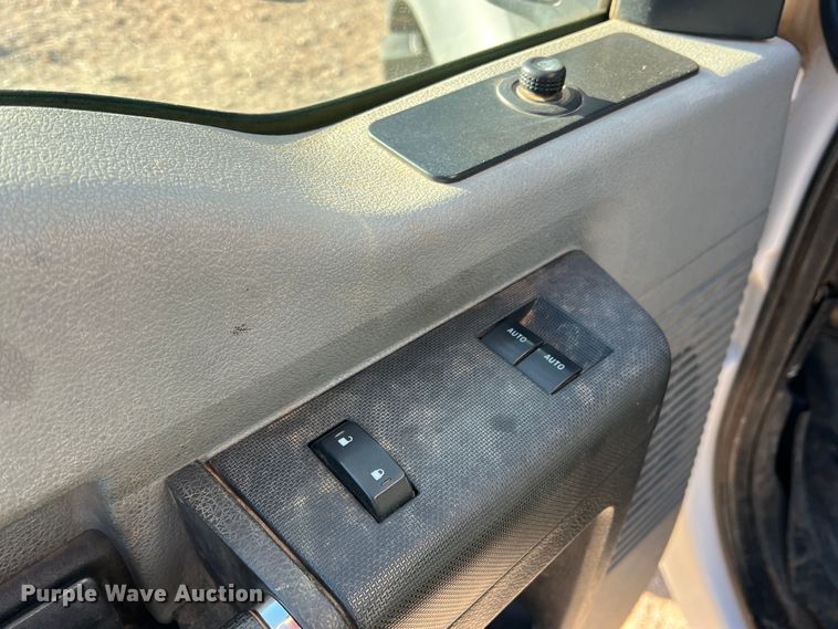 image for item DS2868 2014 Ford F550 Super Duty  SuperCab bucket truck