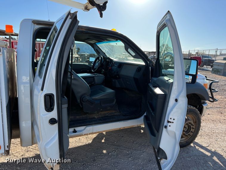 image for item DS2868 2014 Ford F550 Super Duty  SuperCab bucket truck