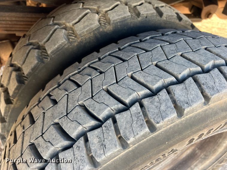 image for item DS2868 2014 Ford F550 Super Duty  SuperCab bucket truck